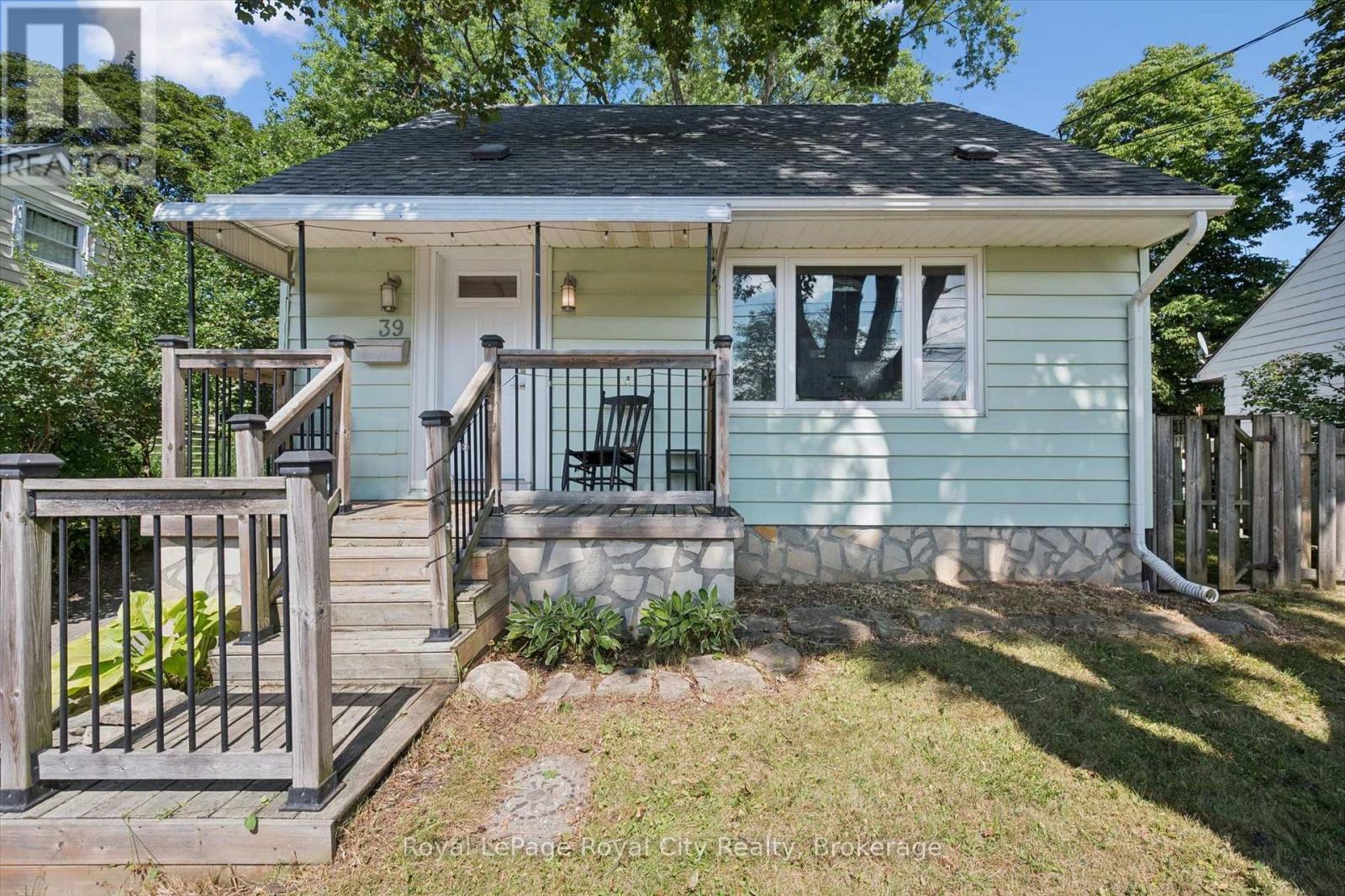 39 Ridgewood Avenue Property Photo 1