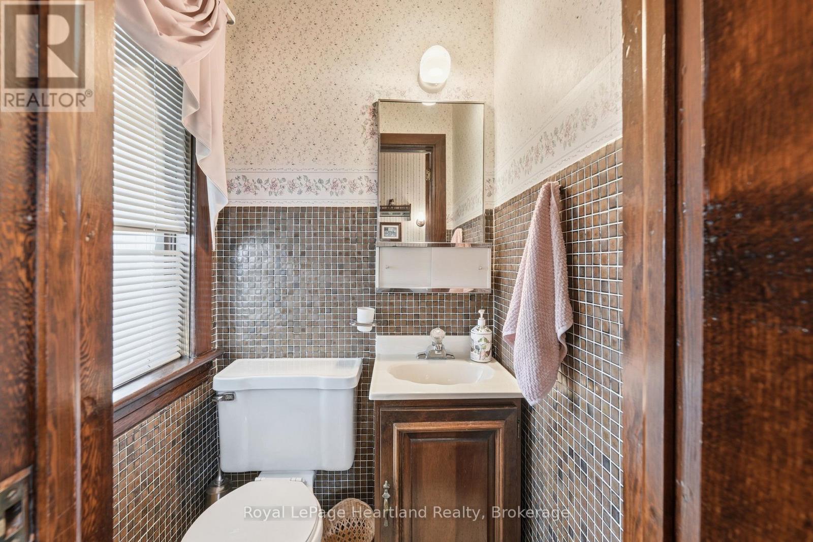 138 St. David Street Property Photo 11