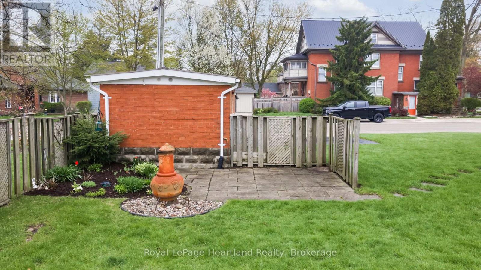 138 St. David Street Property Photo 39