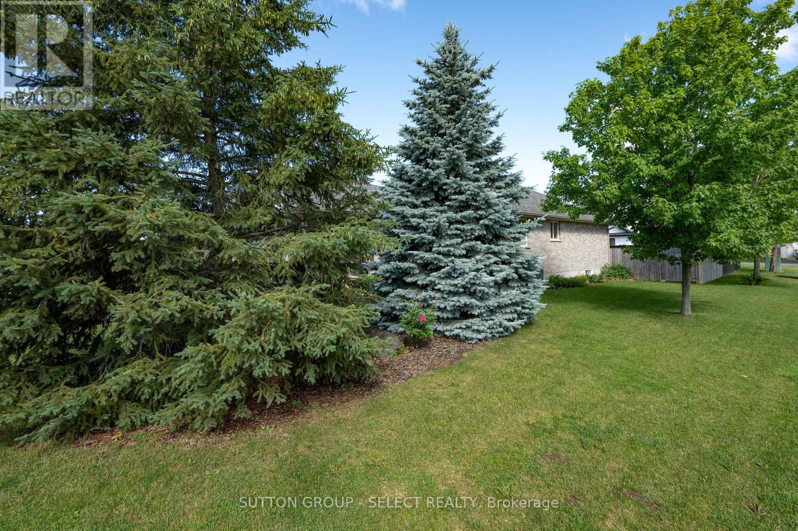 51 Greenway Boulevard Property Photo 3