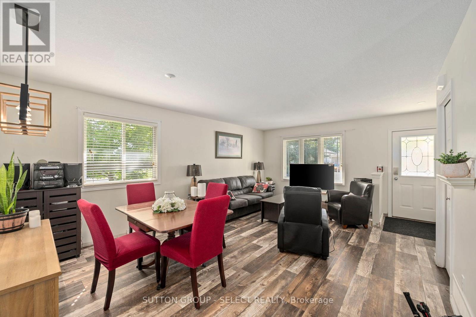 51 Greenway Boulevard Property Photo 6