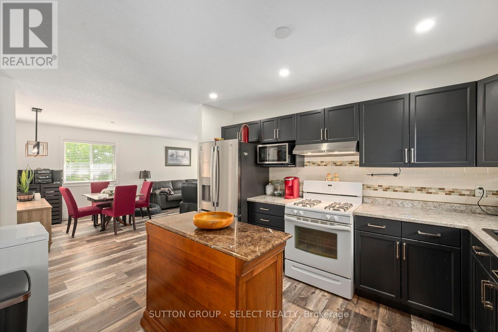 51 Greenway Boulevard Property Photo 16