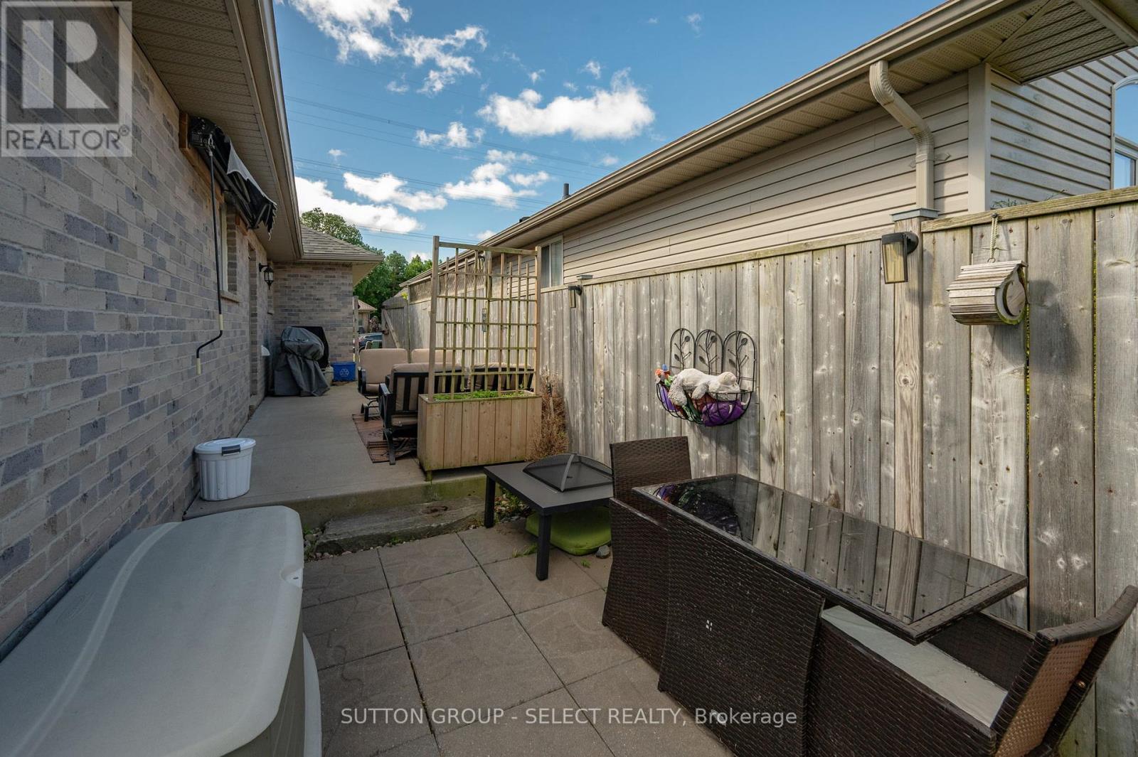 51 Greenway Boulevard Property Photo 27