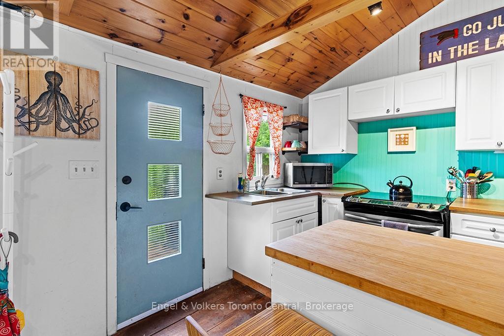 109 Lakeview Road Property Photo 15