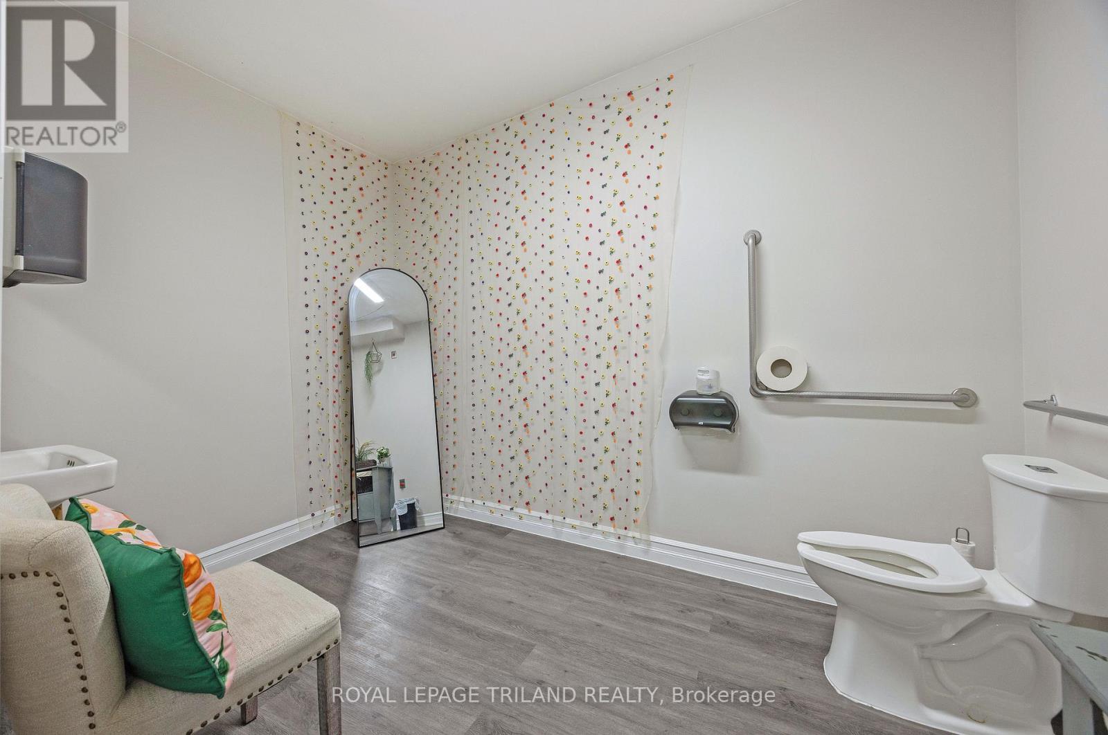 575 Talbot Street Property Photo 22