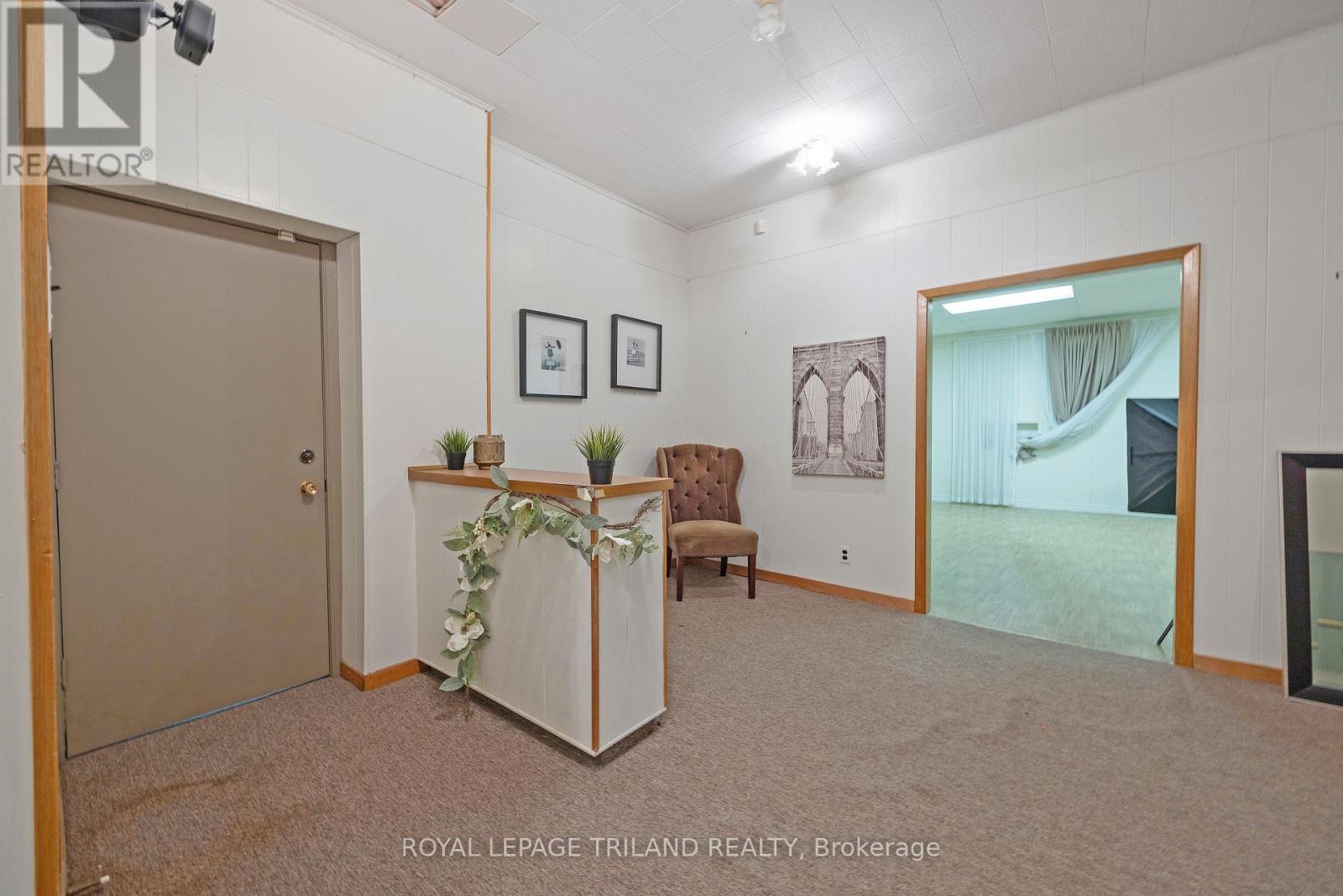 575 Talbot Street Property Photo 23