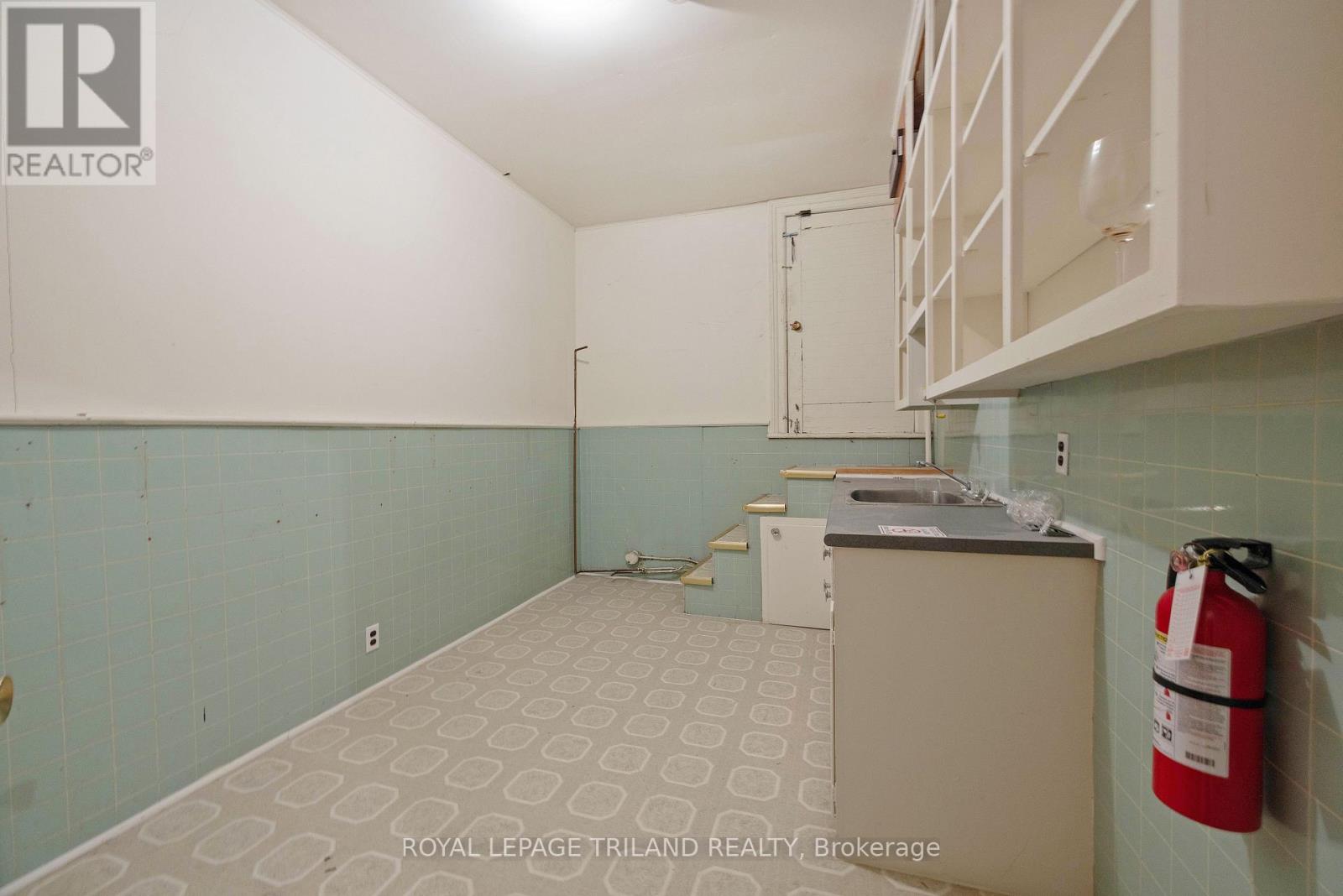 575 Talbot Street Property Photo 27