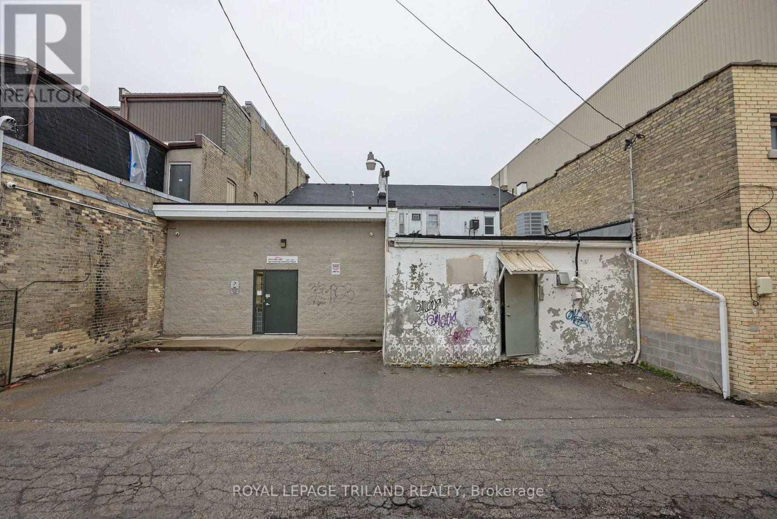 575 Talbot Street Property Photo 31