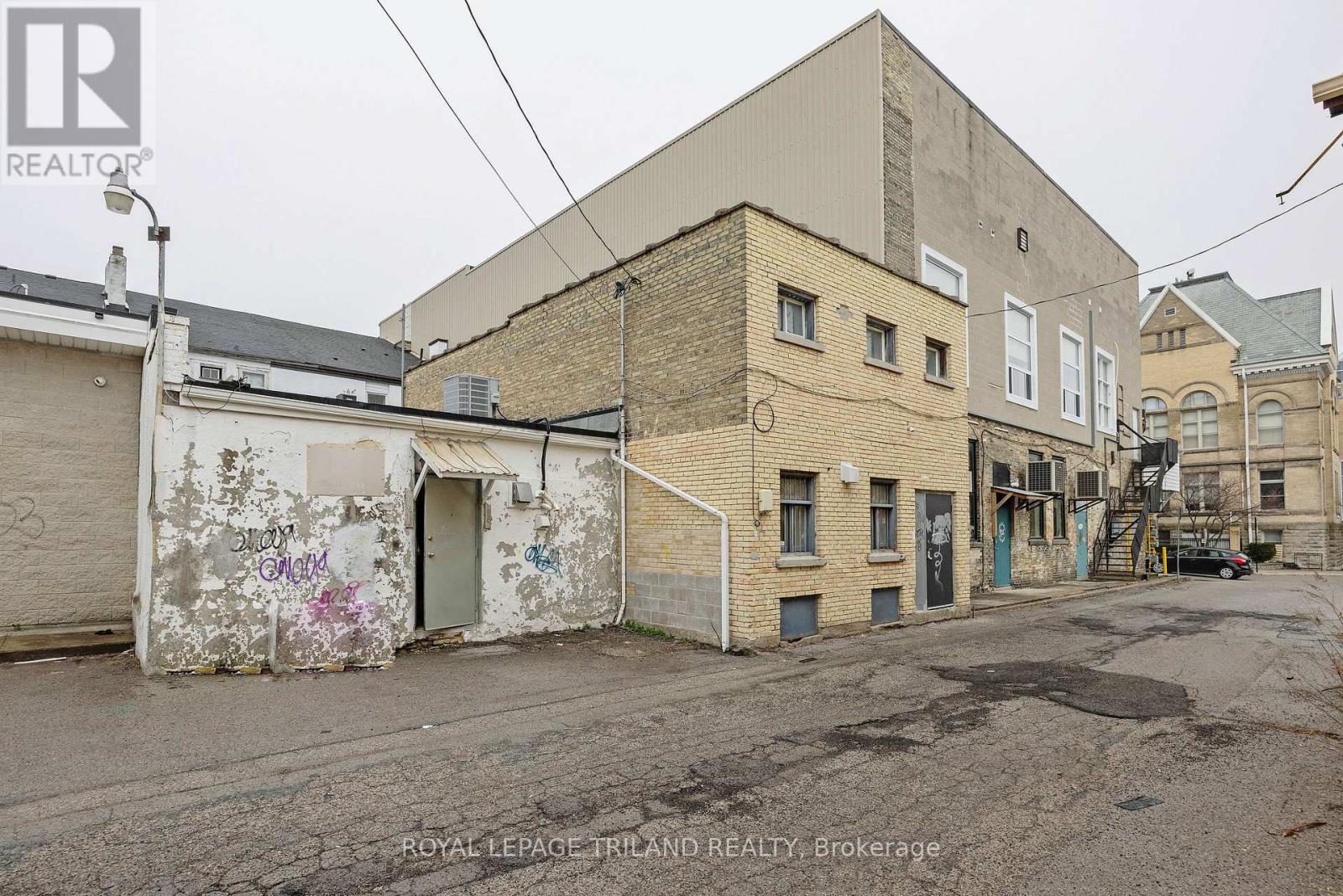575 Talbot Street Property Photo 32