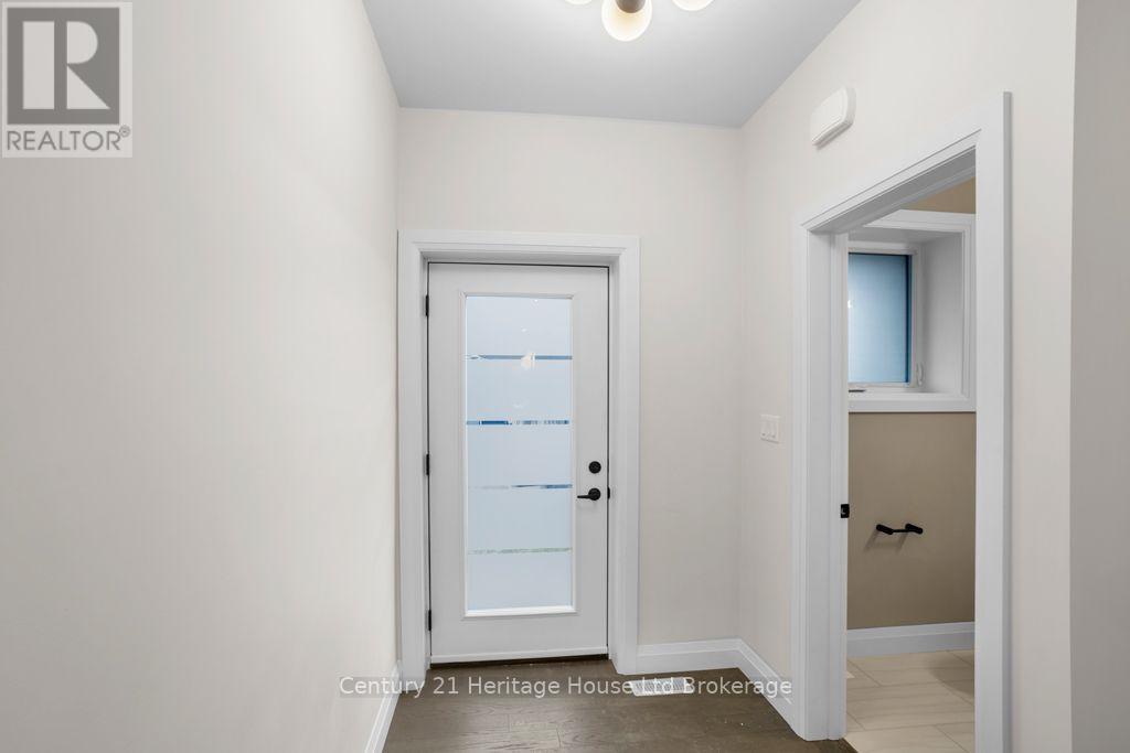 704 - 361 Quarter Town Line Property Photo 8