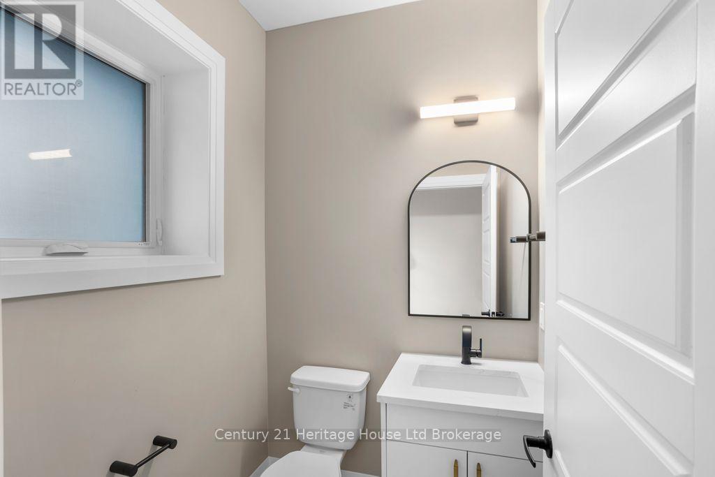 704 - 361 Quarter Town Line Property Photo 9