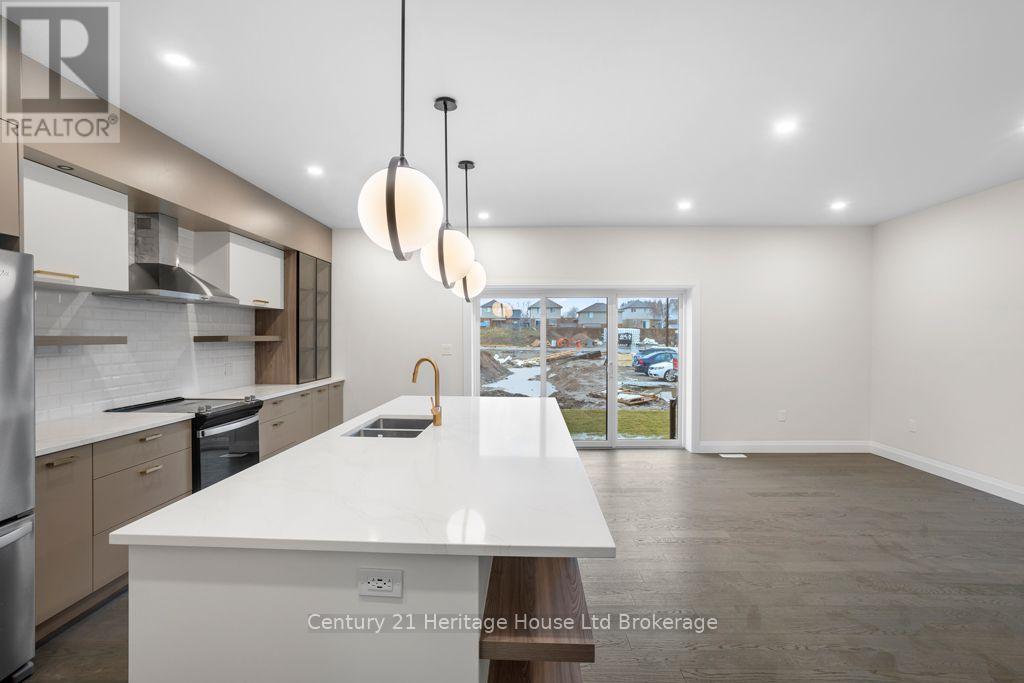 704 - 361 Quarter Town Line Property Photo 10
