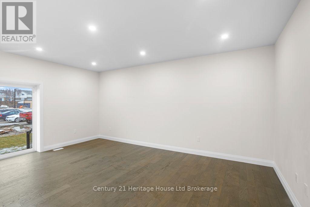 704 - 361 Quarter Town Line Property Photo 13