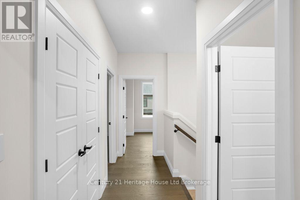 704 - 361 Quarter Town Line Property Photo 14
