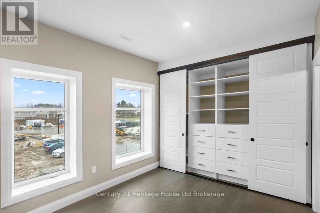 704 - 361 Quarter Town Line Property Photo 16