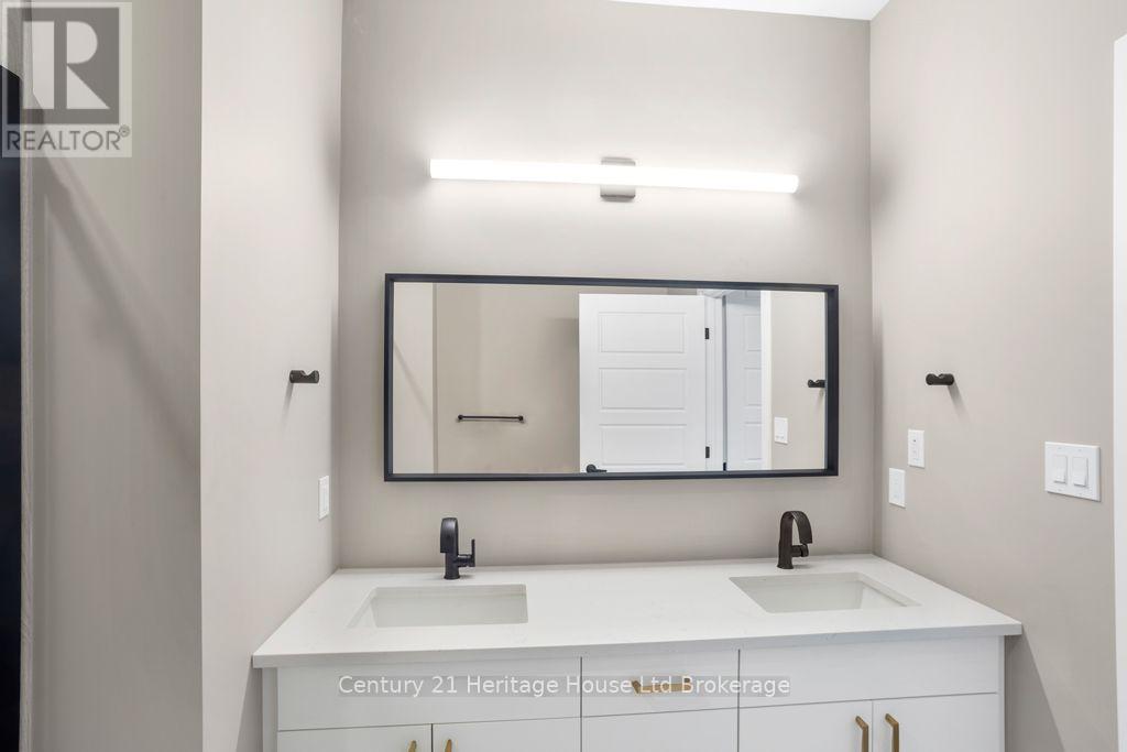 704 - 361 Quarter Town Line Property Photo 19