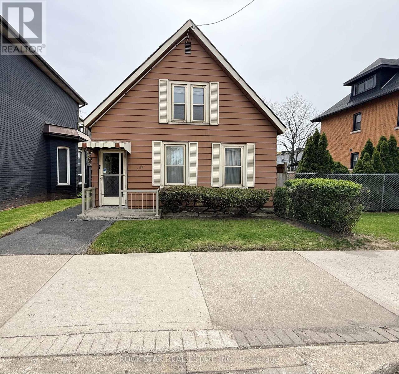 358 Barton Street E Property Photo 1