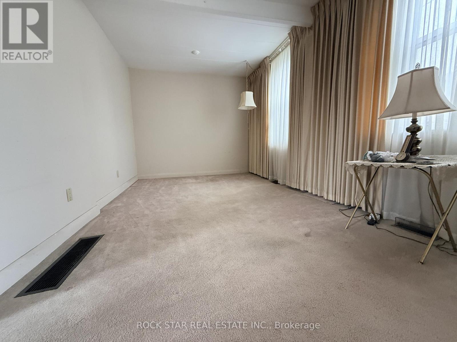 358 Barton Street E Property Photo 4