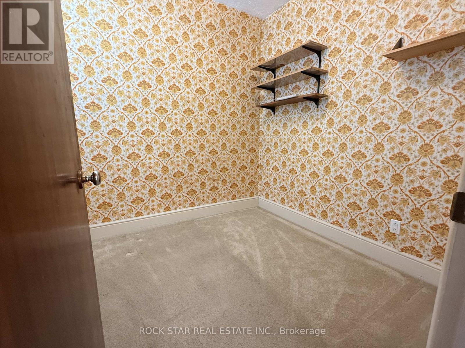358 Barton Street E Property Photo 11