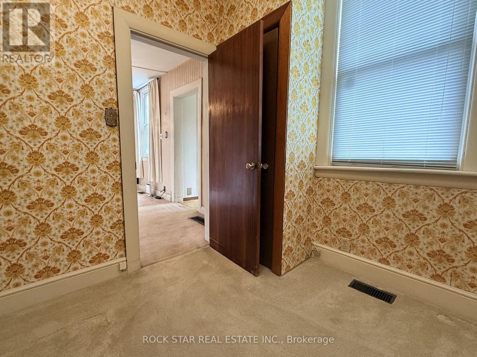 358 Barton Street E Property Photo 12