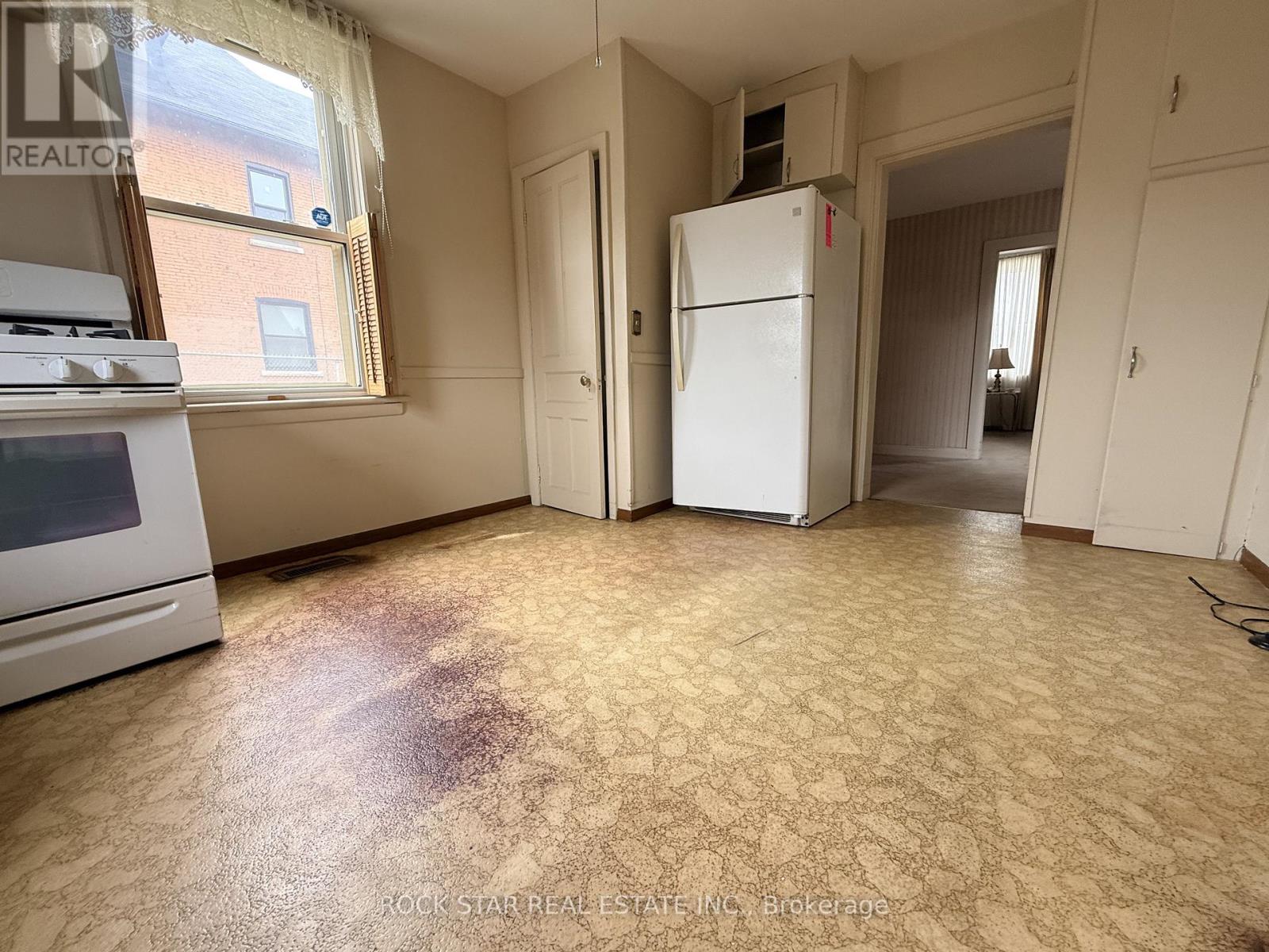 358 Barton Street E Property Photo 16