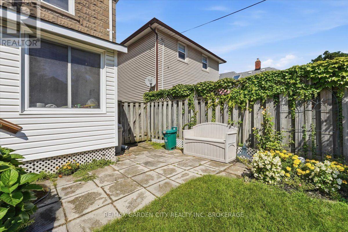 70 Lowell Avenue Property Photo 28