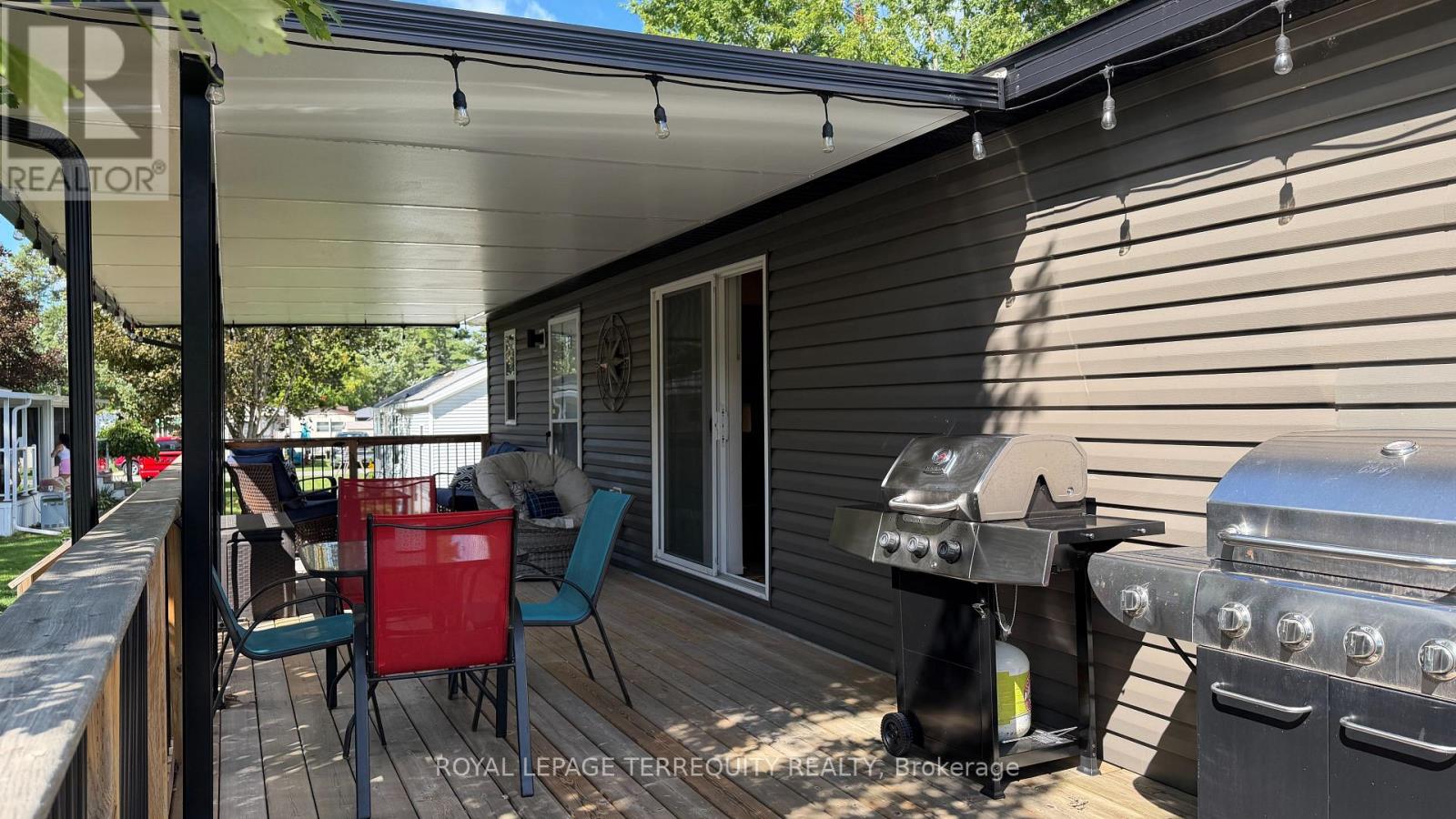 319 Rockview Property Photo 6
