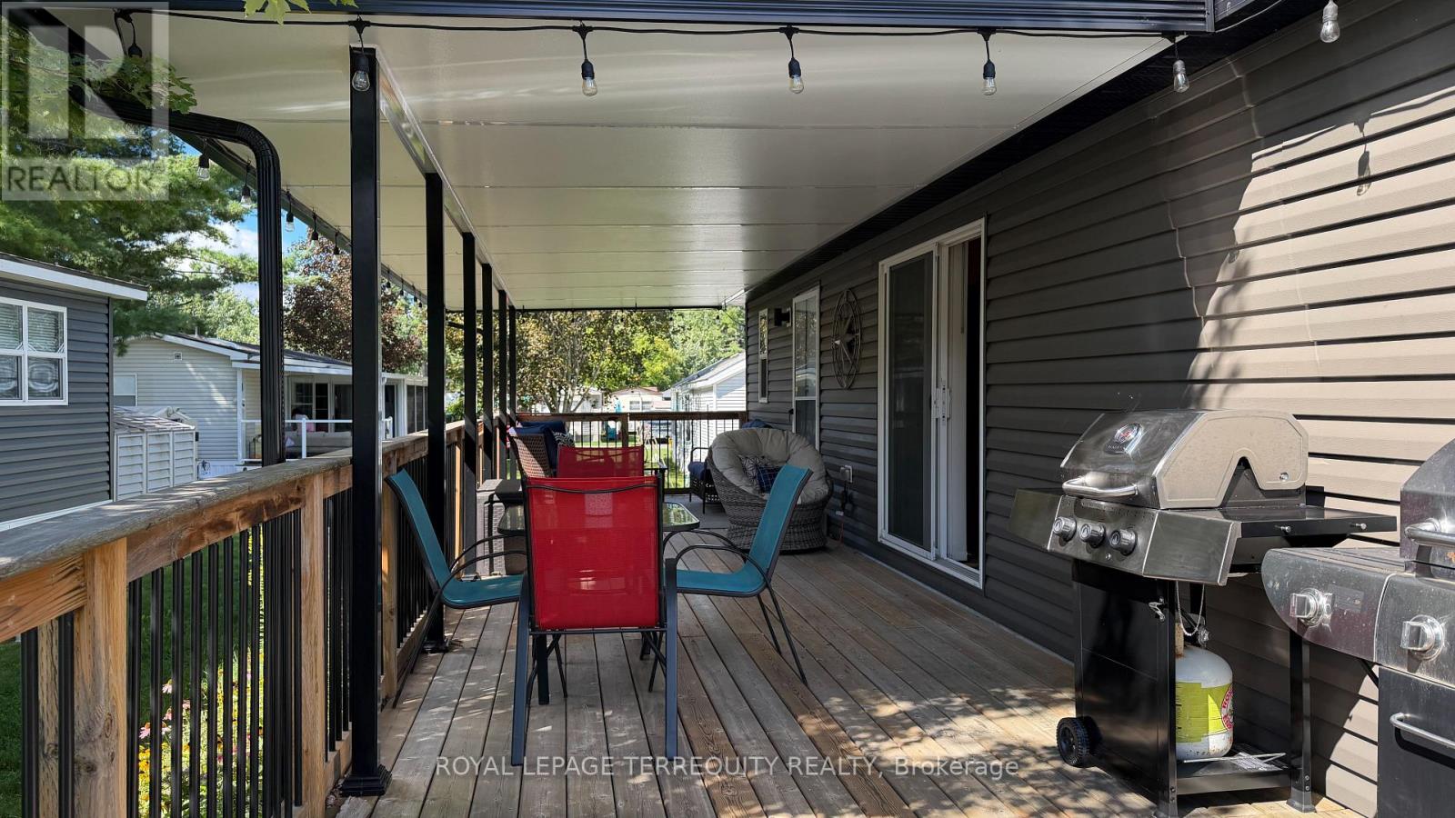 319 Rockview Property Photo 7