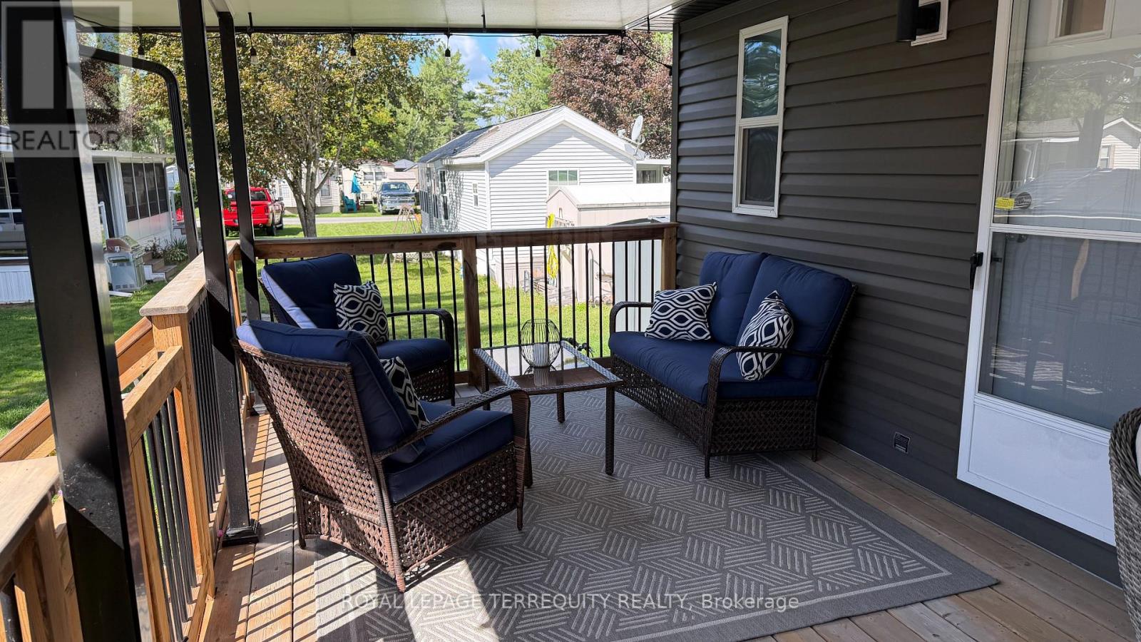 319 Rockview Property Photo 8