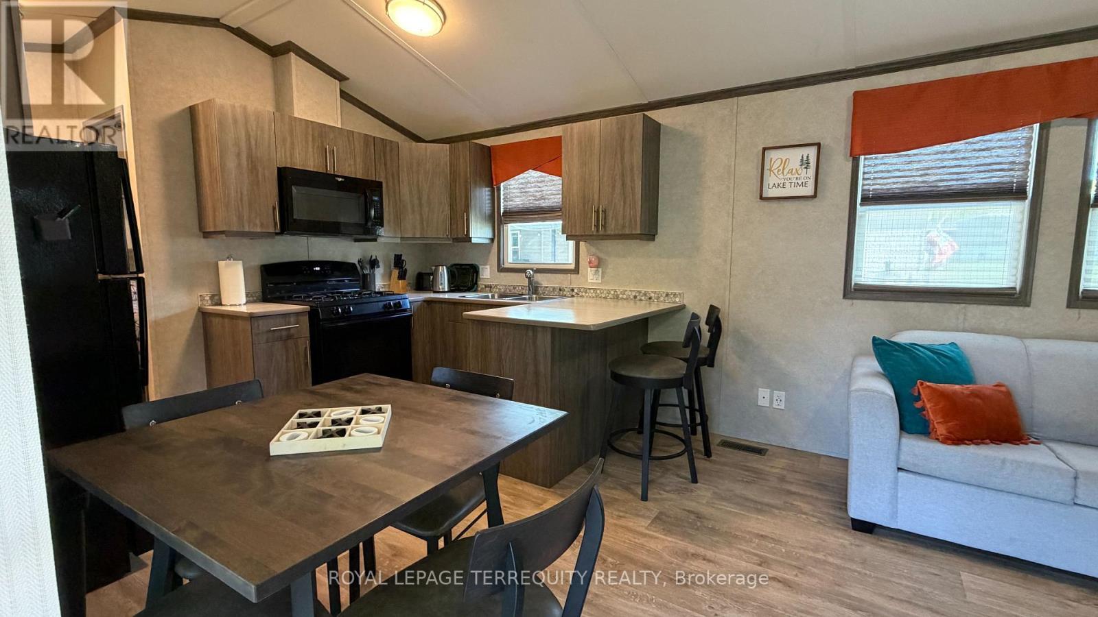 319 Rockview Property Photo 12