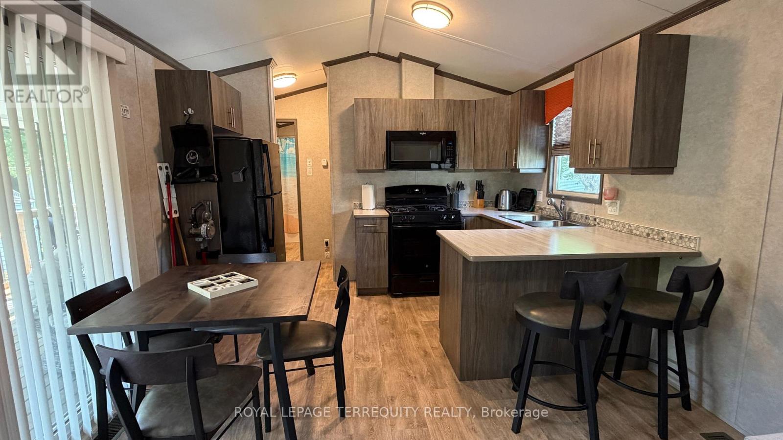 319 Rockview Property Photo 13
