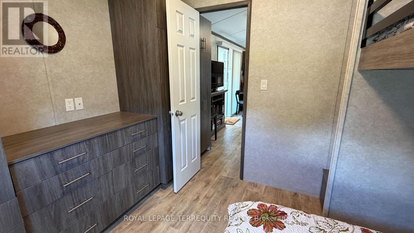 319 Rockview Property Photo 16