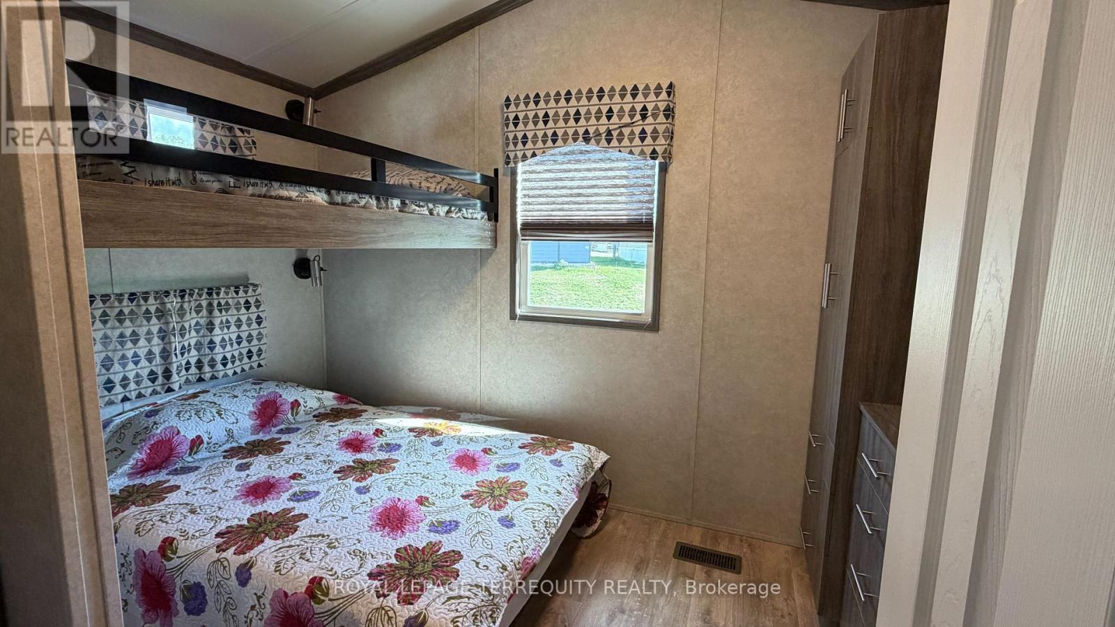 319 Rockview Property Photo 17