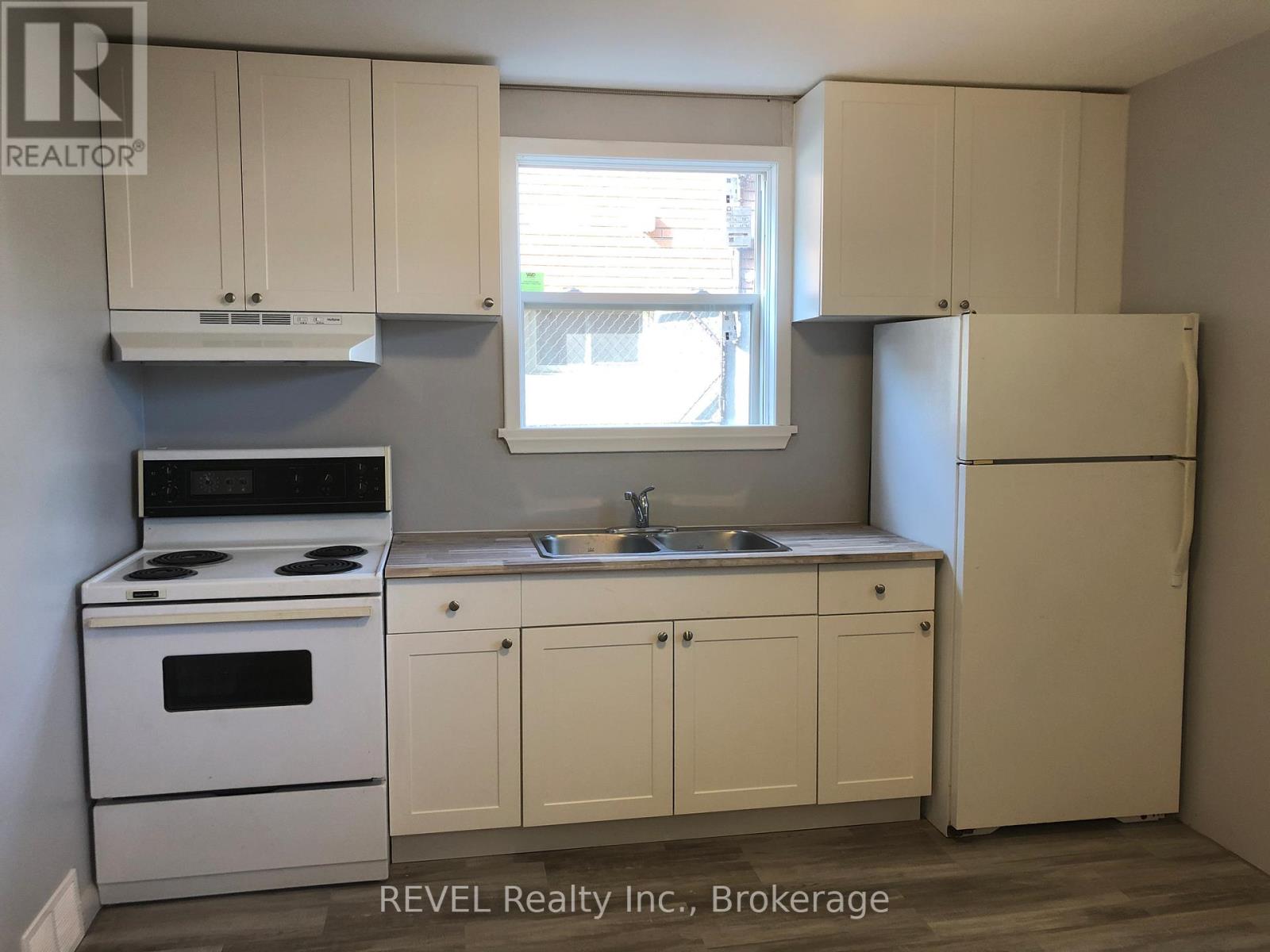 4591 Homewood Avenue Property Photo 8