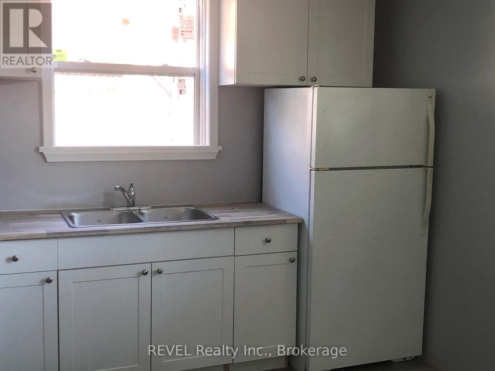 4591 Homewood Avenue Property Photo 9