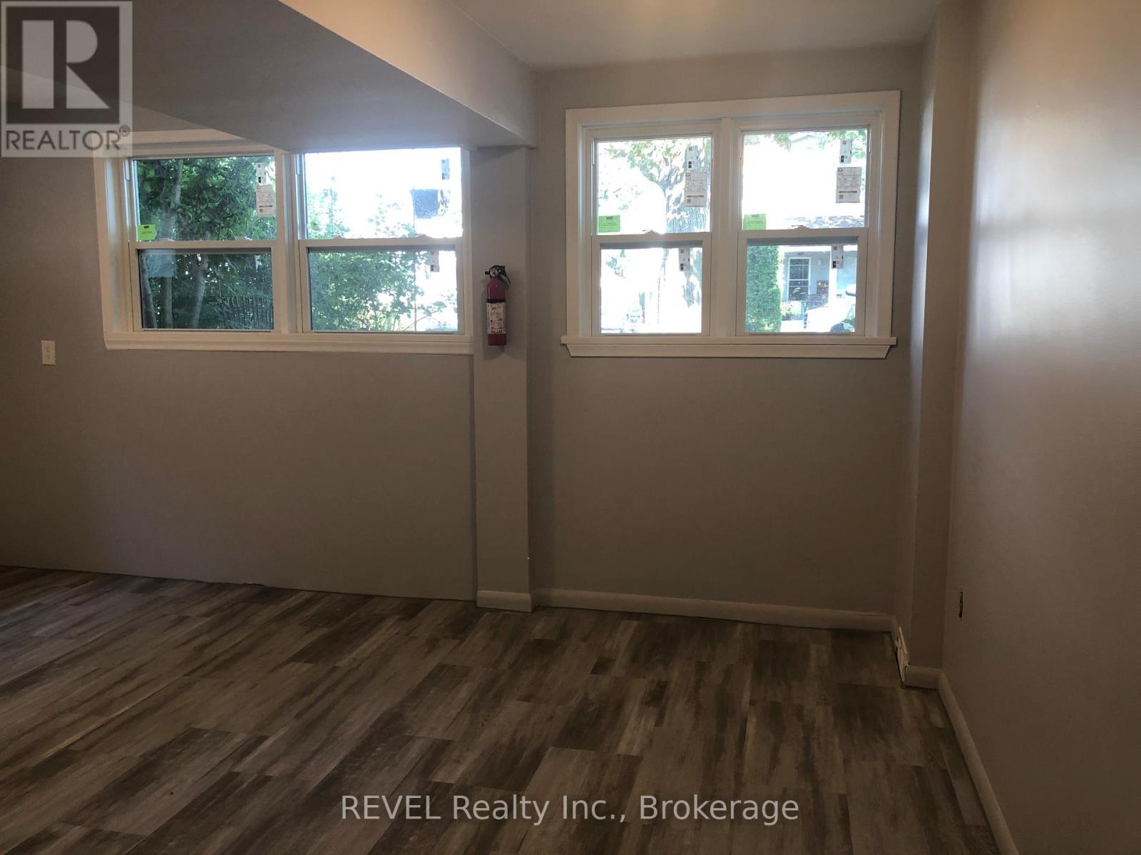 4591 Homewood Avenue Property Photo 12