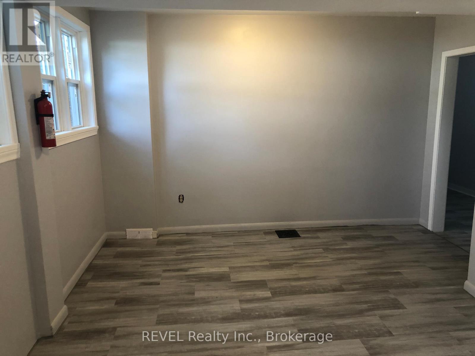 4591 Homewood Avenue Property Photo 14