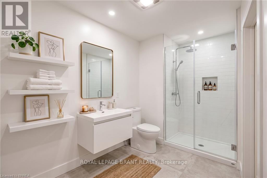 18 Kingsmount Crescent Property Photo 13