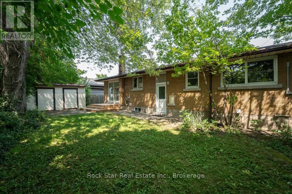 LOWER - 10 CULLEN DRIVE Property Photo 1