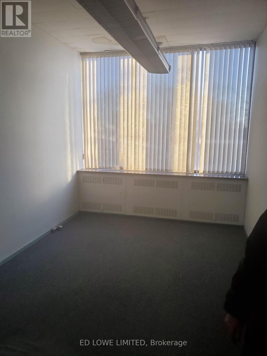 243 - 101 Worthington Street E Property Photo 4