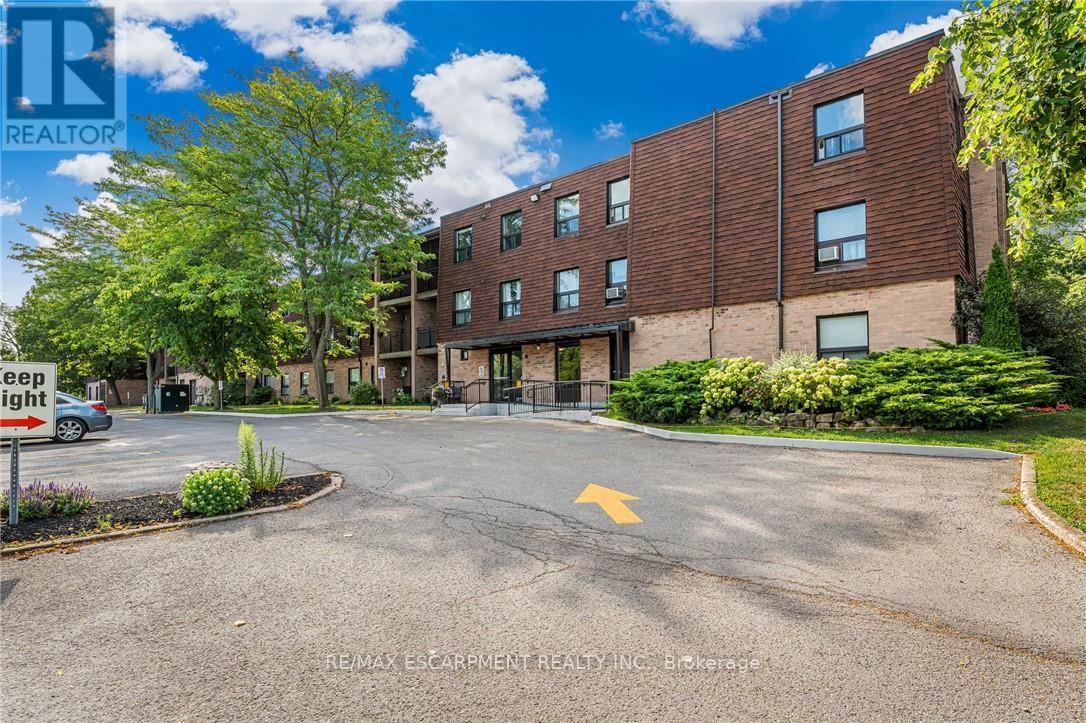 308 - 4209 Hixon Street Property Photo 1