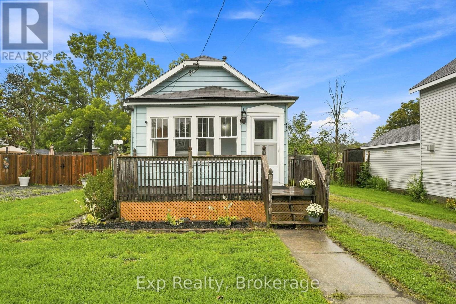 134 Catharine Street Property Photo 4