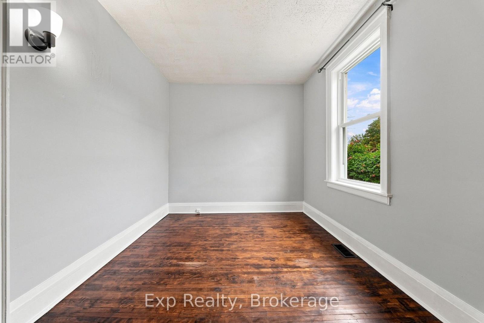 134 Catharine Street Property Photo 11
