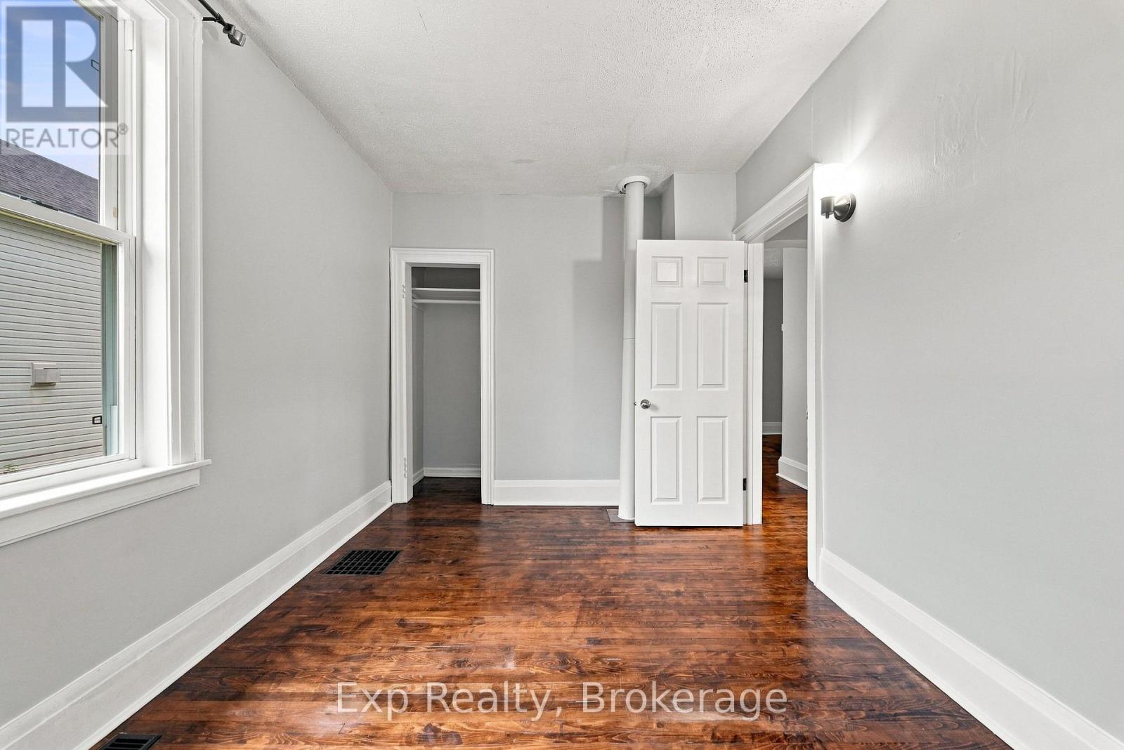134 Catharine Street Property Photo 12