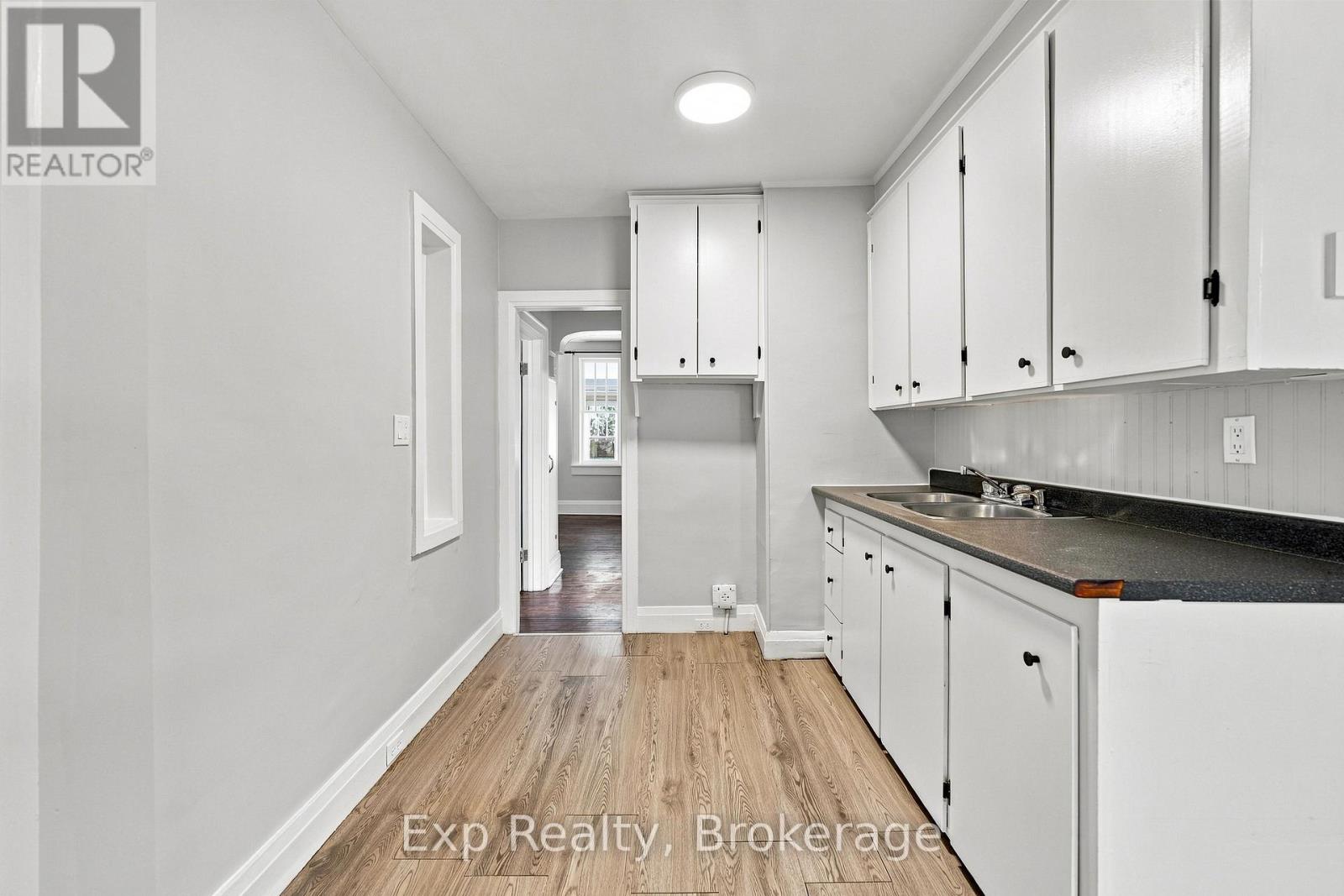 134 Catharine Street Property Photo 16