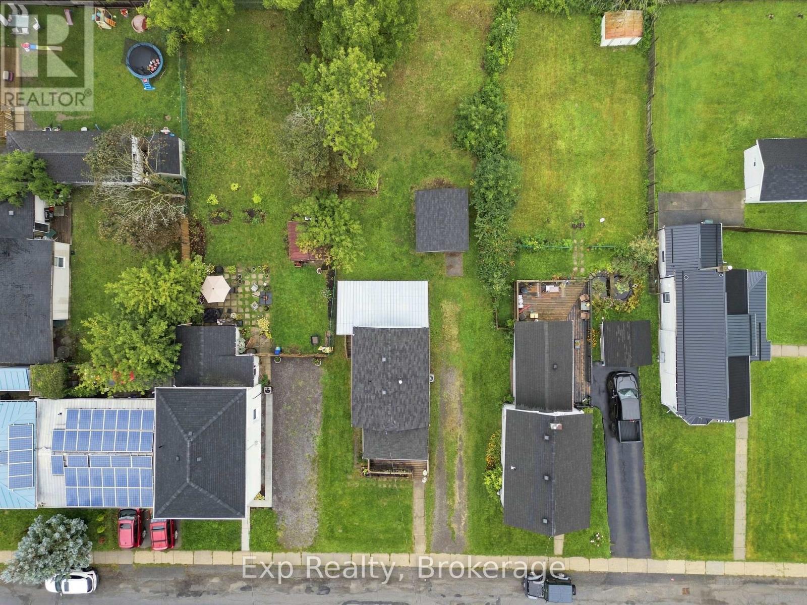 134 Catharine Street Property Photo 34