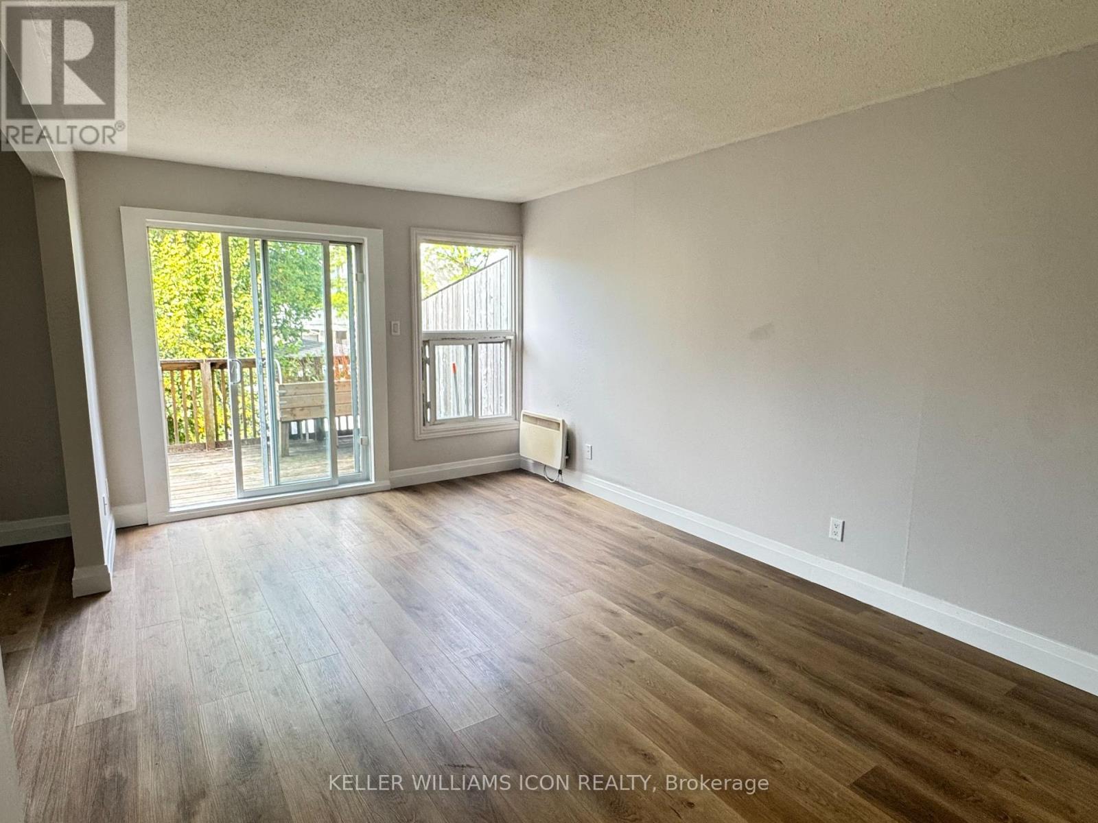 3 - 3415 Uplands Drive Property Photo 2