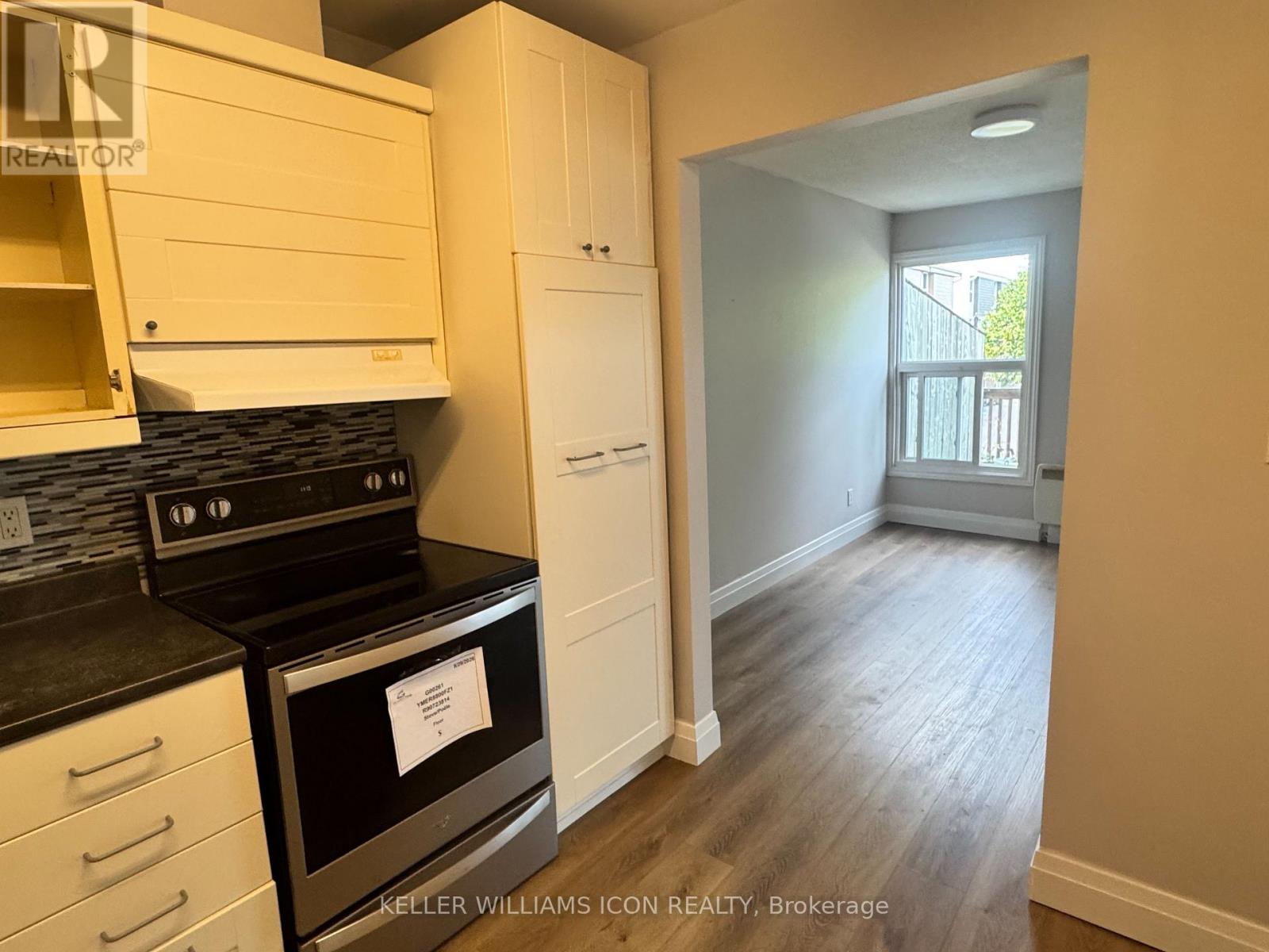 3 - 3415 Uplands Drive Property Photo 5