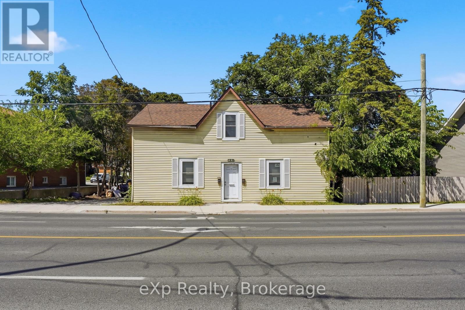 188 Dundas Street W Property Photo 1