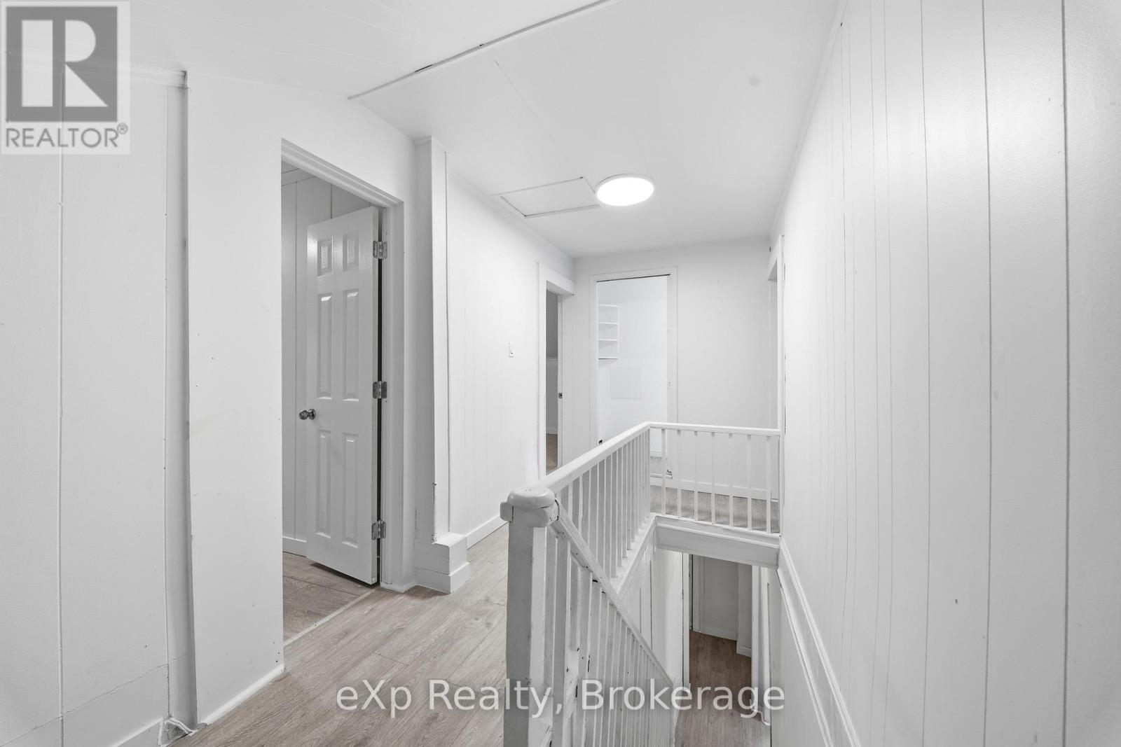 188 Dundas Street W Property Photo 10